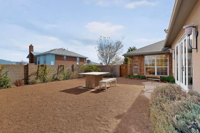 6755 Wolf Creek Court NE, Rio Rancho, NM 87144