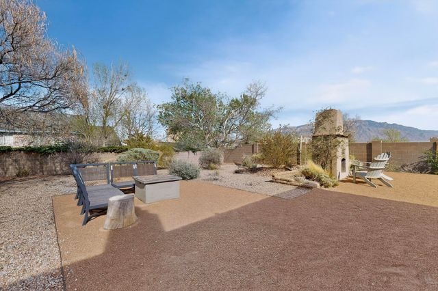 6755 Wolf Creek Court NE, Rio Rancho, NM 87144