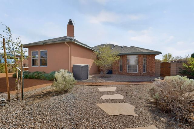 6755 Wolf Creek Court NE, Rio Rancho, NM 87144