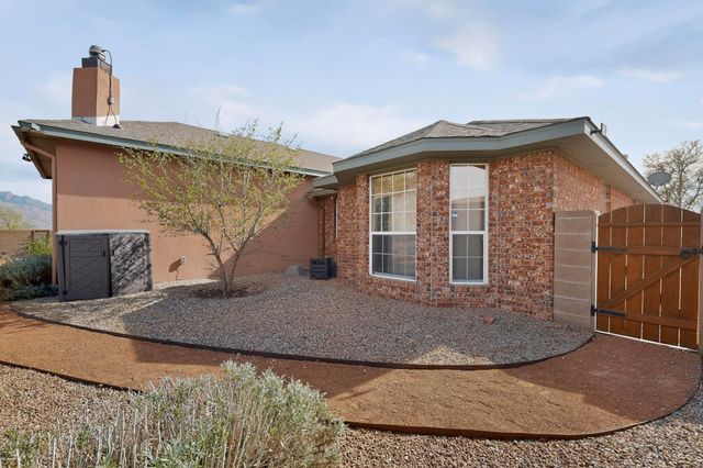 6755 Wolf Creek Court NE, Rio Rancho, NM 87144