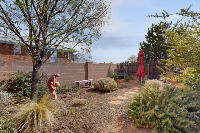 6755 Wolf Creek Court NE, Rio Rancho, NM 87144