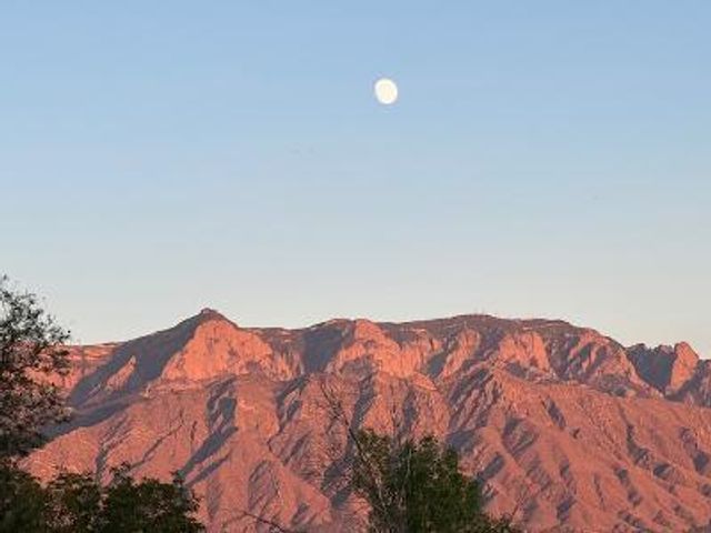 6755 Wolf Creek Court NE, Rio Rancho, NM 87144