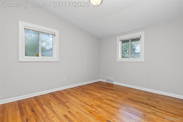 1271 Featherstone Road, Pontiac, MI 48342
