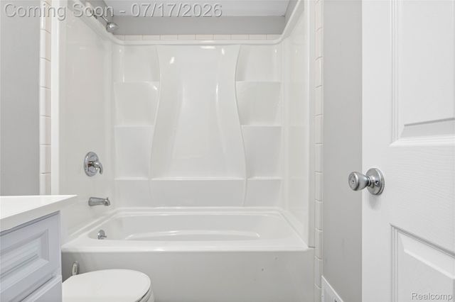 1271 Featherstone Road, Pontiac, MI 48342