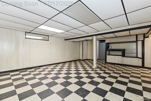 1271 Featherstone Road, Pontiac, MI 48342