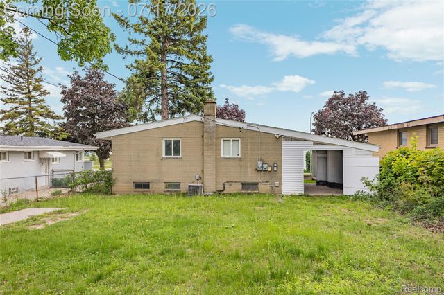 1271 Featherstone Road, Pontiac, MI 48342