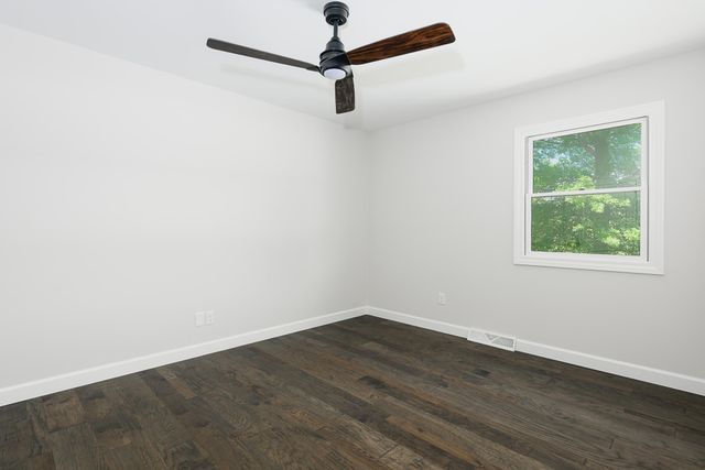 1152 E BLUEBIRD LN, Columbia, MO 65201