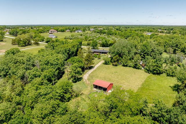 1152 E BLUEBIRD LN, Columbia, MO 65201