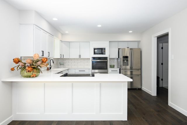 1152 E BLUEBIRD LN, Columbia, MO 65201