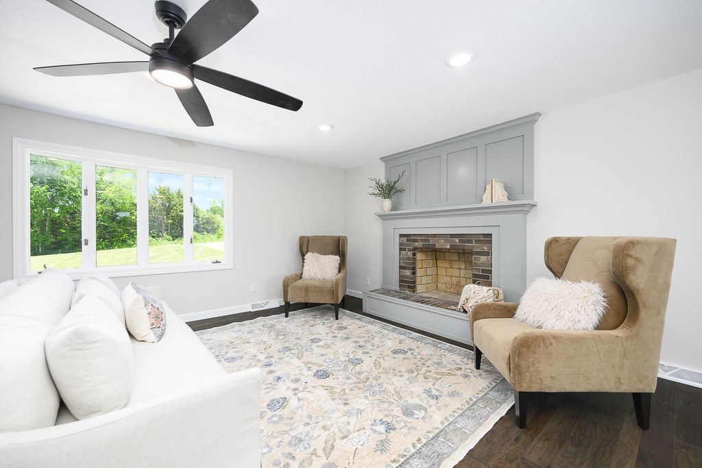 1152 E BLUEBIRD LN, Columbia, MO 65201