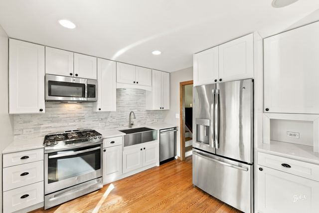 1341 E VIRGINIA Drive, Palatine, IL 60074