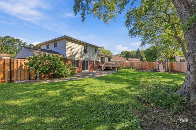 1341 E VIRGINIA Drive, Palatine, IL 60074