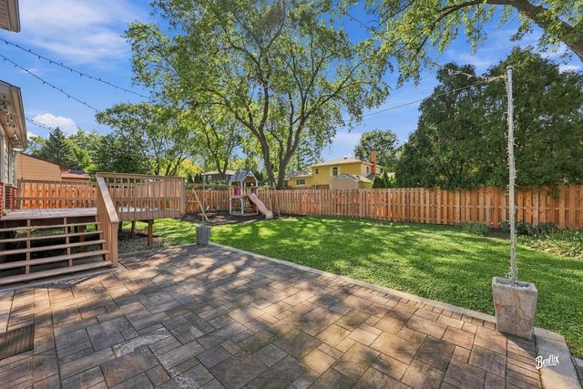 1341 E VIRGINIA Drive, Palatine, IL 60074