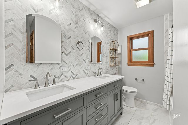1341 E VIRGINIA Drive, Palatine, IL 60074