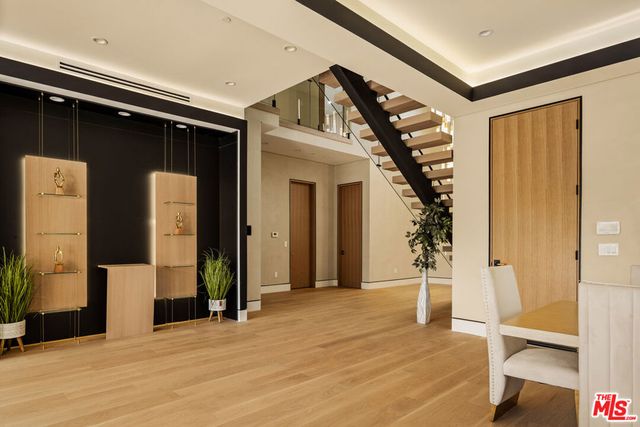 12952 Huston Street, Sherman Oaks, CA 91423