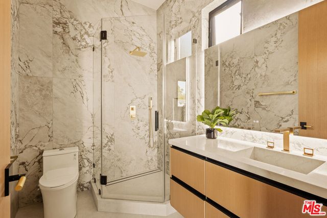 12952 Huston Street, Sherman Oaks, CA 91423