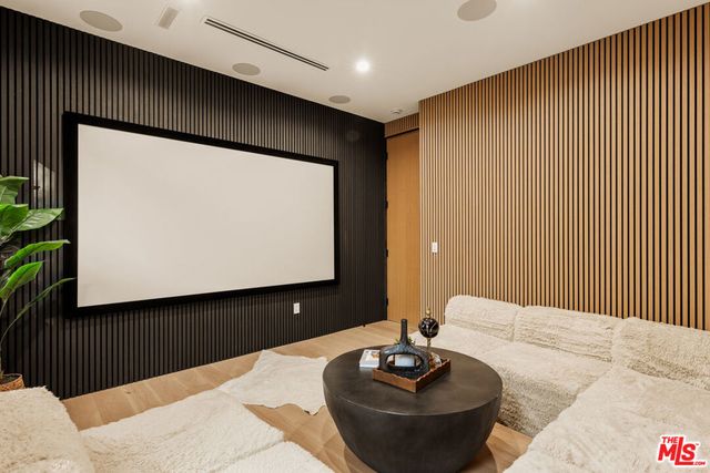 12952 Huston Street, Sherman Oaks, CA 91423