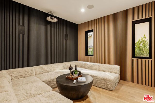 12952 Huston Street, Sherman Oaks, CA 91423