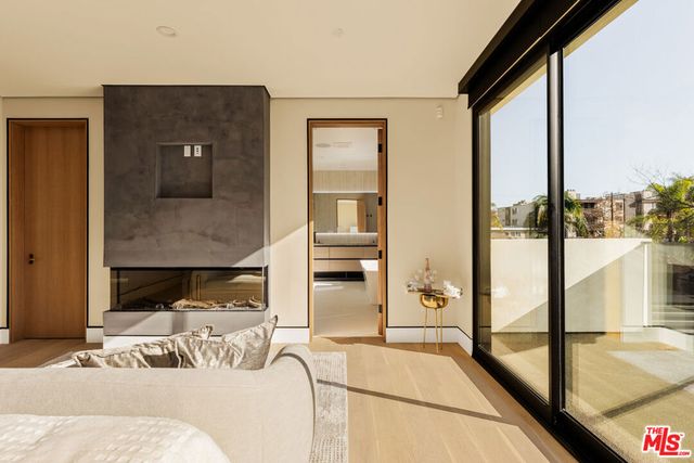 12952 Huston Street, Sherman Oaks, CA 91423