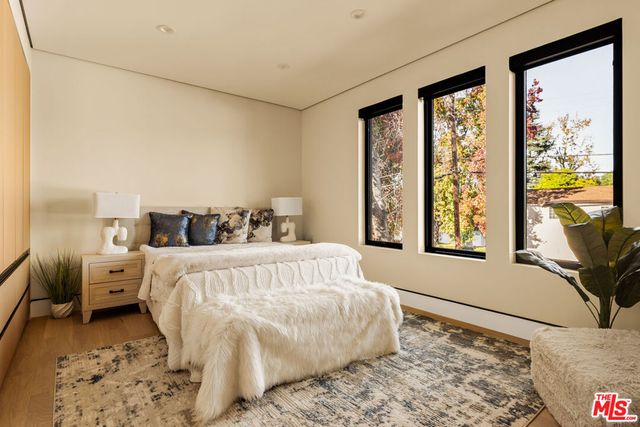 12952 Huston Street, Sherman Oaks, CA 91423