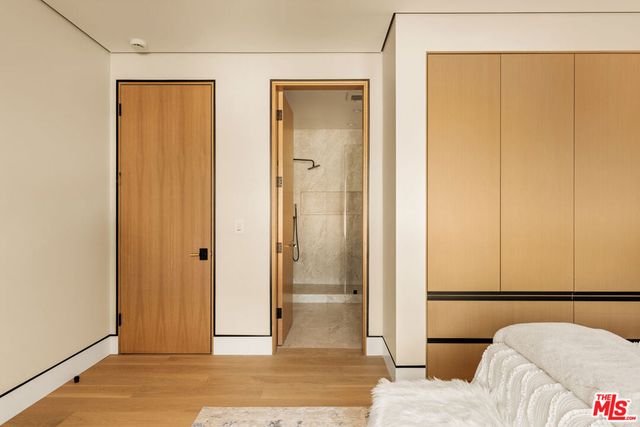 12952 Huston Street, Sherman Oaks, CA 91423