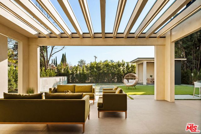 12952 Huston Street, Sherman Oaks, CA 91423