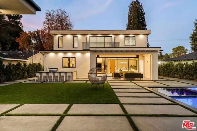 12952 Huston Street, Sherman Oaks, CA 91423