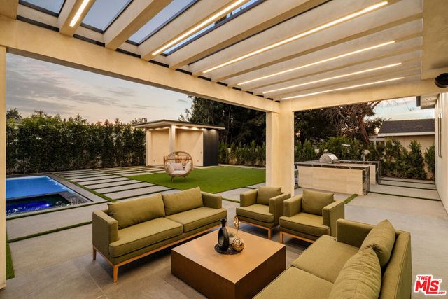 12952 Huston Street, Sherman Oaks, CA 91423