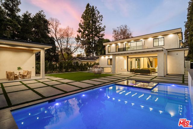 12952 Huston Street, Sherman Oaks, CA 91423