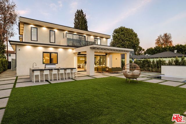 12952 Huston Street, Sherman Oaks, CA 91423