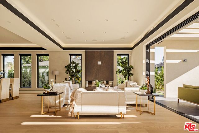 12952 Huston Street, Sherman Oaks, CA 91423