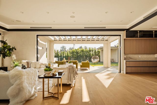 12952 Huston Street, Sherman Oaks, CA 91423