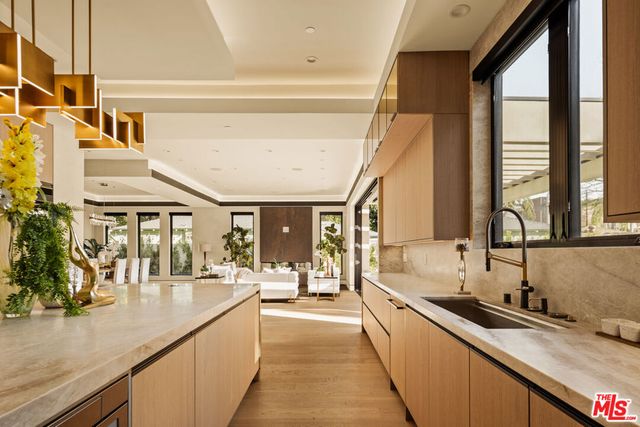 12952 Huston Street, Sherman Oaks, CA 91423