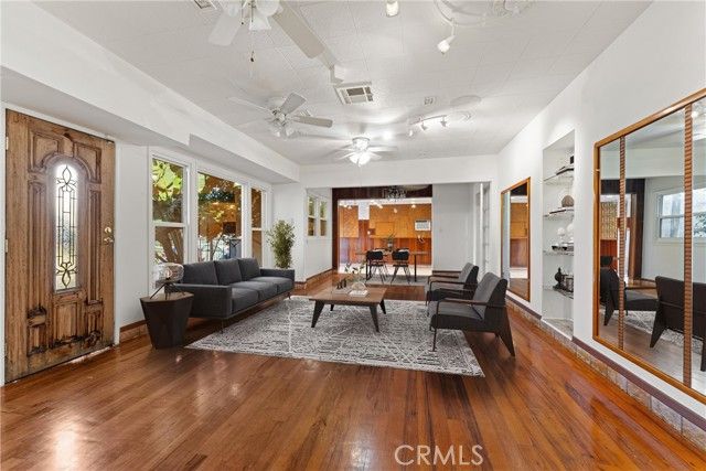 11170 Burbank, North Hollywood (los Angeles), CA 91601