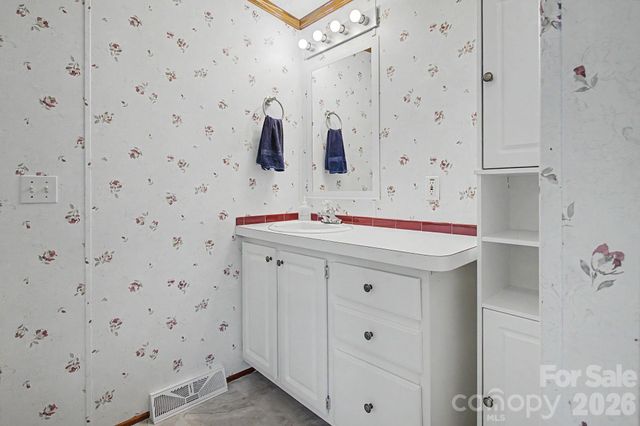 22 Sweet Briar Path Way, Hendersonville, NC 28792