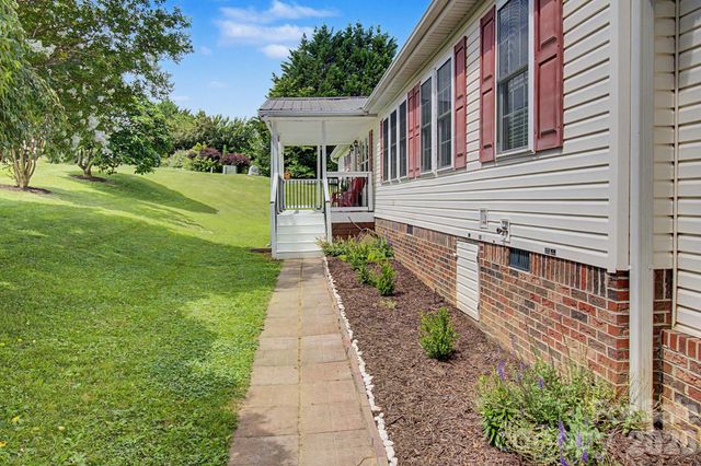 22 Sweet Briar Path Way, Hendersonville, NC 28792