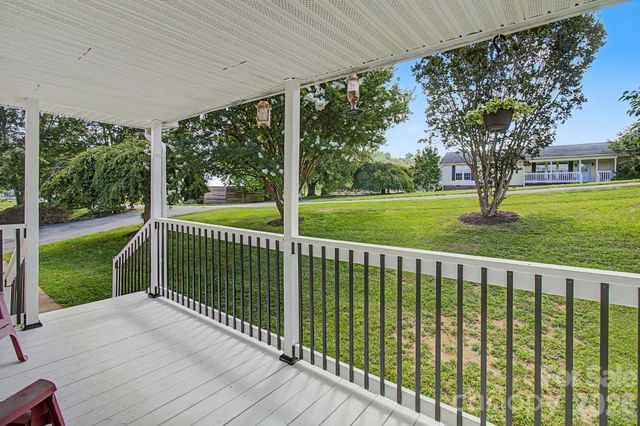 22 Sweet Briar Path Way, Hendersonville, NC 28792