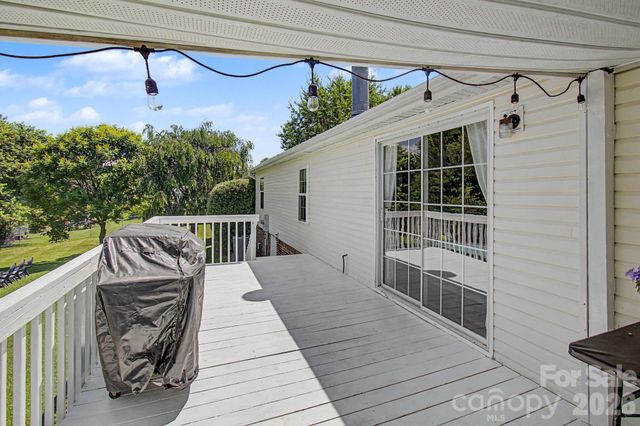 22 Sweet Briar Path Way, Hendersonville, NC 28792