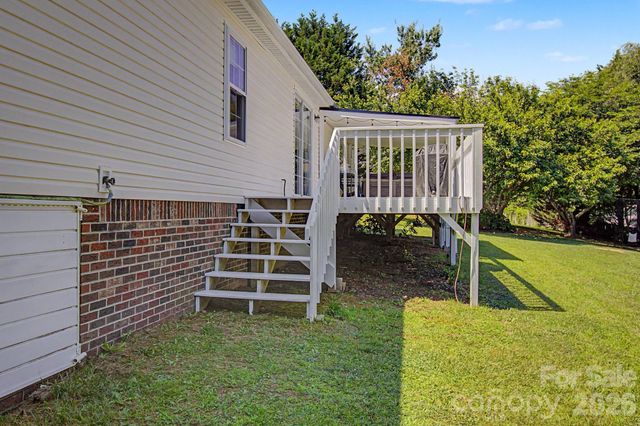 22 Sweet Briar Path Way, Hendersonville, NC 28792