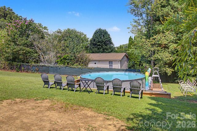 22 Sweet Briar Path Way, Hendersonville, NC 28792