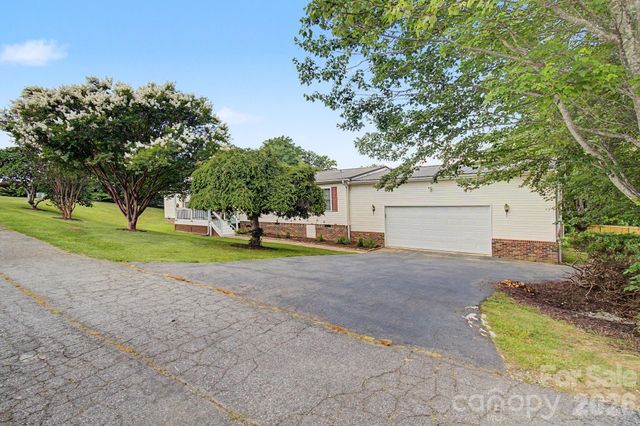22 Sweet Briar Path Way, Hendersonville, NC 28792