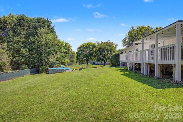 22 Sweet Briar Path Way, Hendersonville, NC 28792