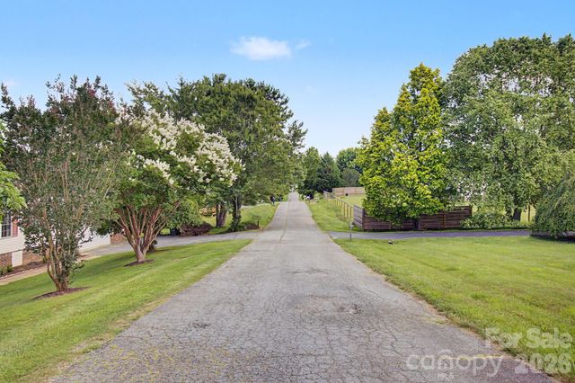 22 Sweet Briar Path Way, Hendersonville, NC 28792