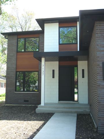 7137 S 87th Avenue S, Justice, IL 60458