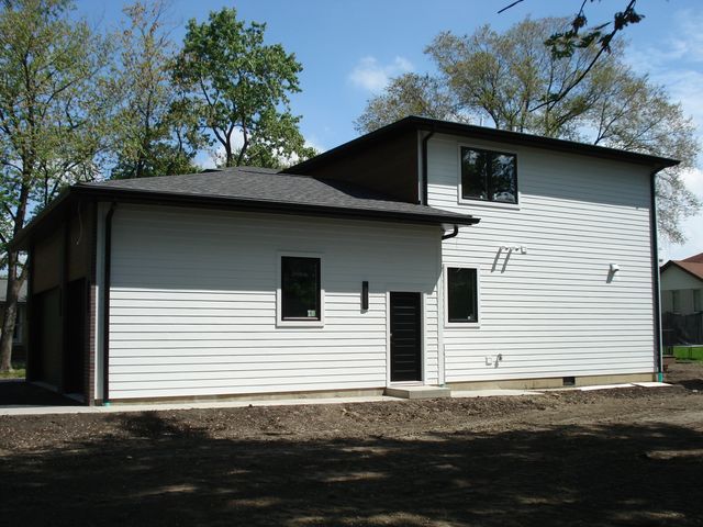 7137 S 87th Avenue S, Justice, IL 60458