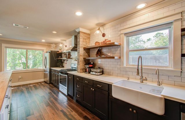 18006 Bambridge Drive, Houston, TX 77090