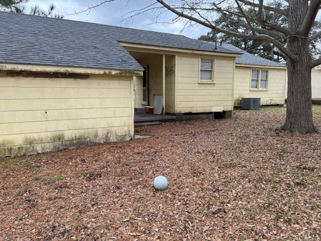 109 S Blue Bird Drive, Natchez, MS 39120