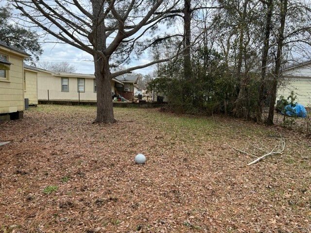 109 S Blue Bird Drive, Natchez, MS 39120