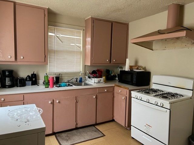 109 S Blue Bird Drive, Natchez, MS 39120