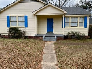 109 S Blue Bird Drive, Natchez, MS 39120